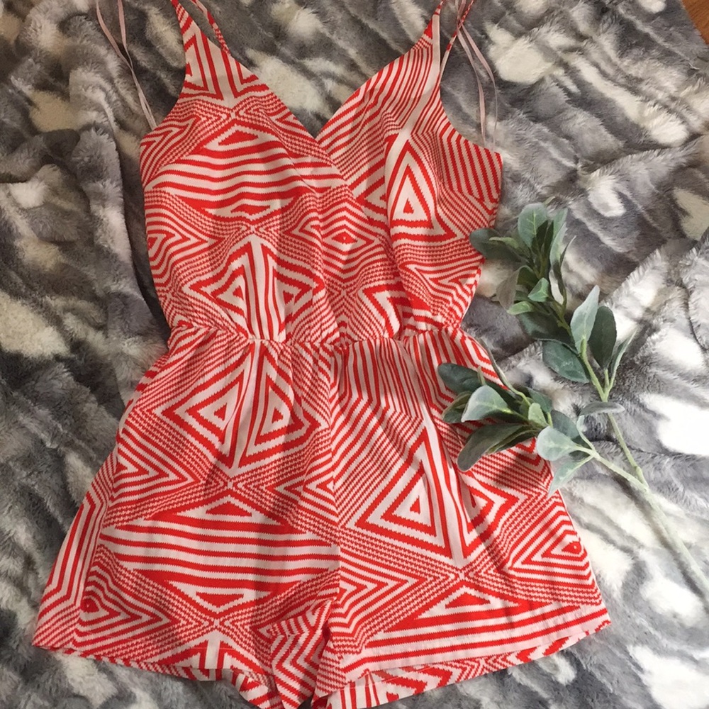 Forever 21 Aztec Print Romper- Ivory & Orange 🍊